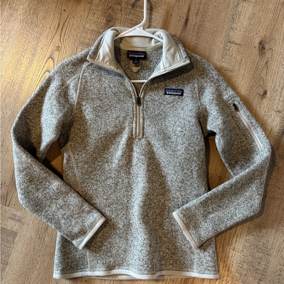 Patagonia Women's Better Sweater 1/4-Zip pullover in a pelican beige color XS - Picture 5 of 7